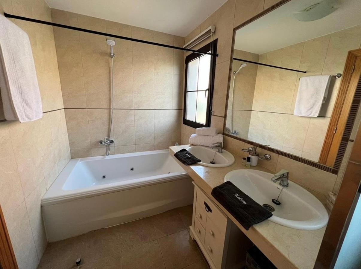Villa Eva - New To The Market, Fully Refurbished Licensed Villa - Private Pool Caleta De Fuste Exterior photo