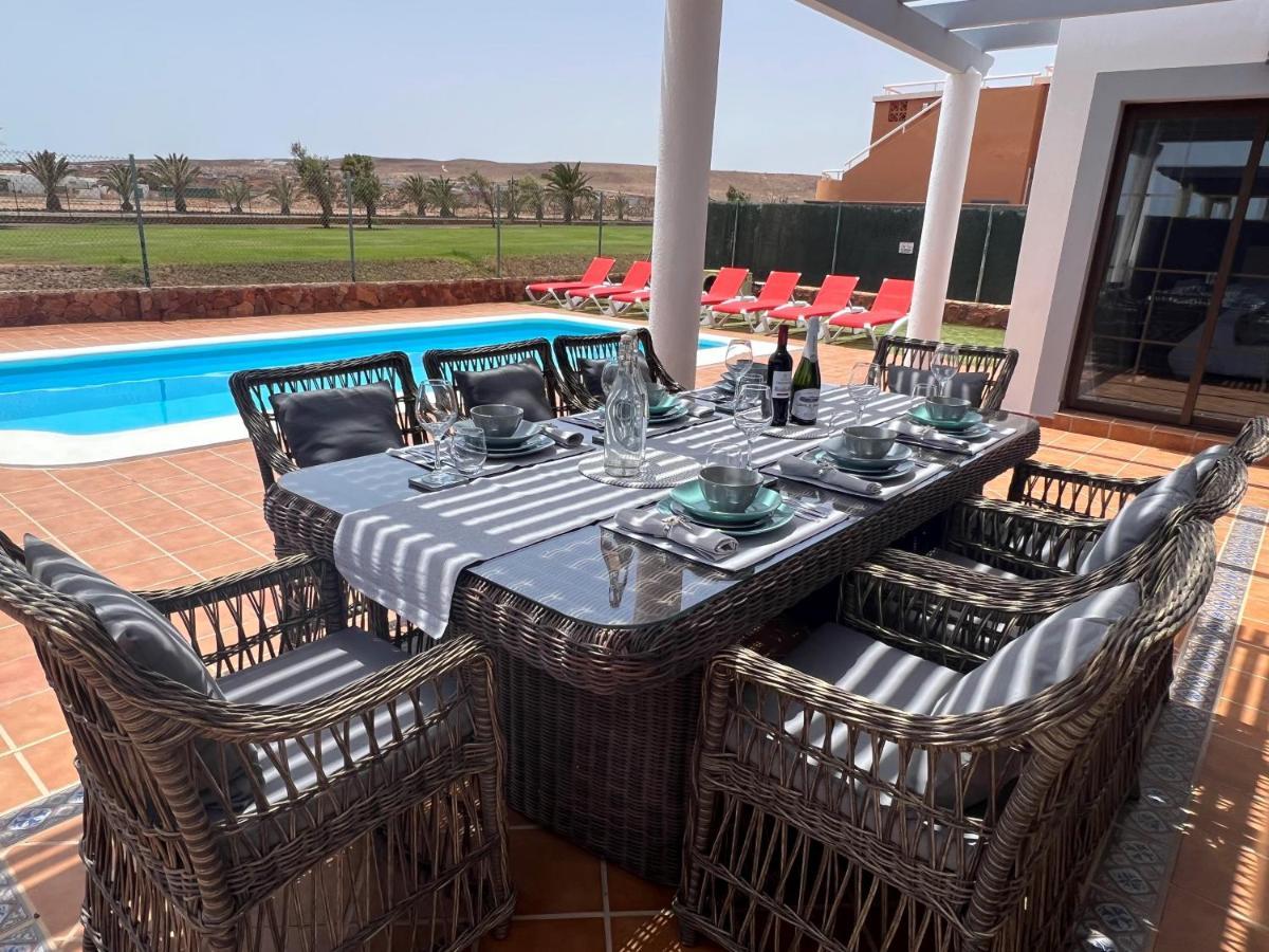 Villa Eva - New To The Market, Fully Refurbished Licensed Villa - Private Pool Caleta De Fuste Exterior photo